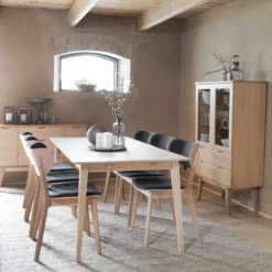Rowico Home Kaapit|Vitriinit<Rowico Filippa-kaappi
