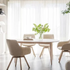 Rowico Home Ruokapöydät<Rowico Tyler-ruokapöytä, ovaali